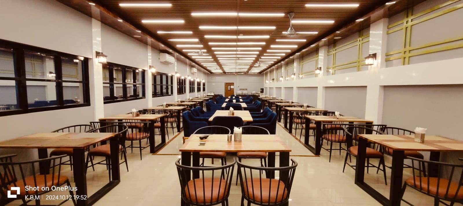 AT Villa Hotel Dining